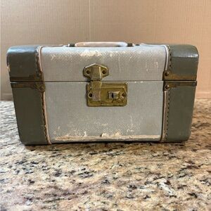 Vintage Style Gray and Green Train Case with Key